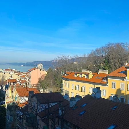 Blucavana, Casa Vacanze In Centro A Trieste Eksteriør bilde
