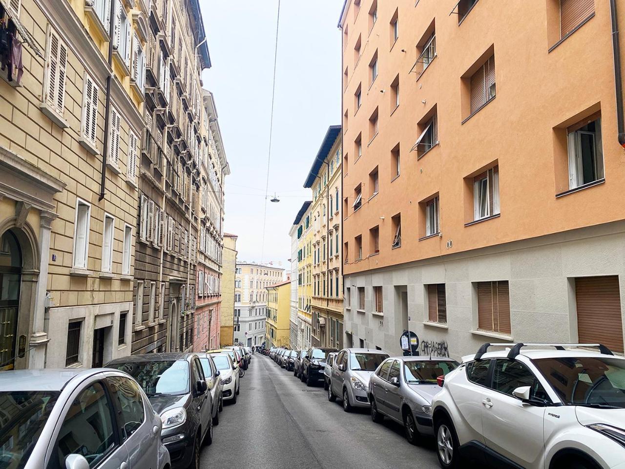 Blucavana, Casa Vacanze In Centro A Trieste Eksteriør bilde